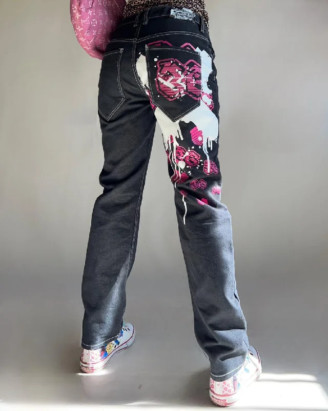 Weekend Discounts to Relish Graphic black high rise jeans