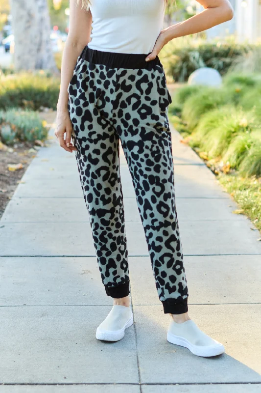 Weekend Discounts to Relish Celeste Design Full Size Leopard Contrast Sweatpants