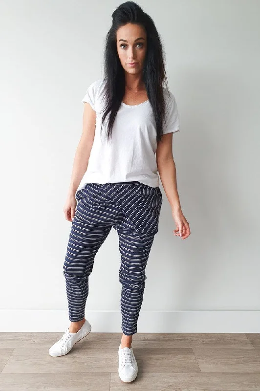 Weekend Offers That Impress Silent Theory Irrational stripe Pant Navy