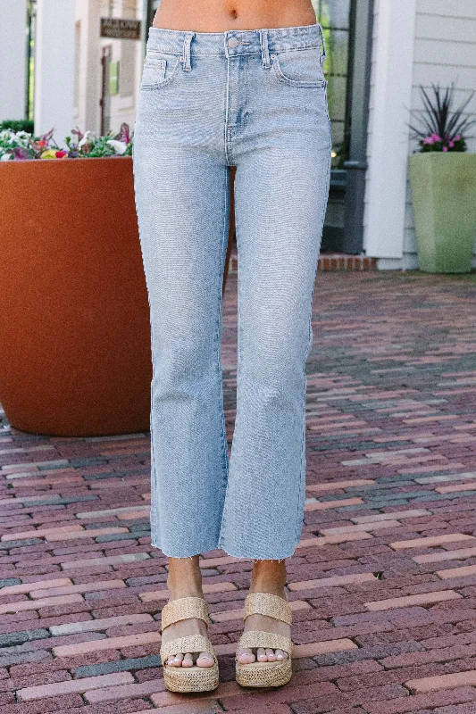 Weekend Specials to Enjoy Just Black Denim: Everyday Bliss Cropped Flare Light Denim Jeans Weekend Specials to Enjoy Just Black Denim: Everyday Bliss Cropped Flare Light Denim Jeans