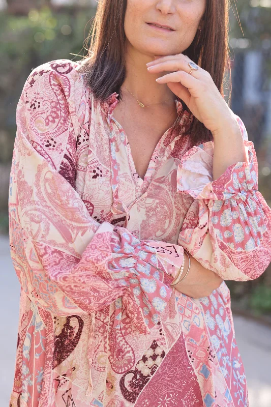 Weekend Deal Deal Dash Tunique fluide rose col élastique imprimé abstrait cachemire