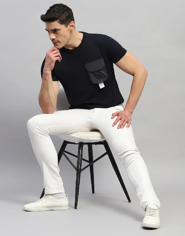 Weekend Specials to Enjoy Men Navy Blue Solid Round Neck Half Sleeve T-Shirt