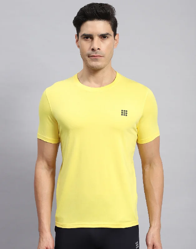 Celebrate the Weekend with Discounts Men Yellow Solid Round Neck Half Sleeve T-Shirt