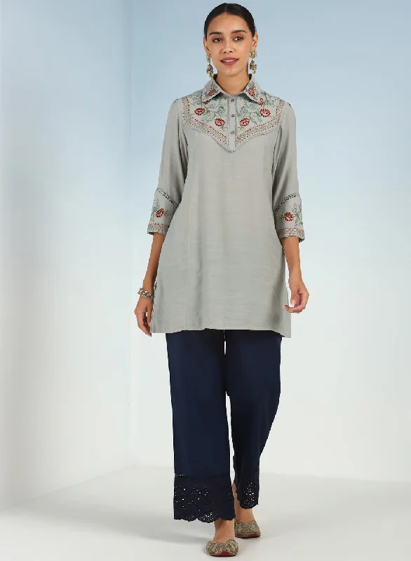 Sale Event Price Break Green Embroidered Tunic for Women with Classic Collar