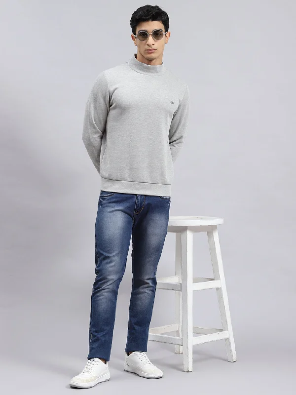 Weekend Discounts You Deserve Men Grey Plain T-Shirt