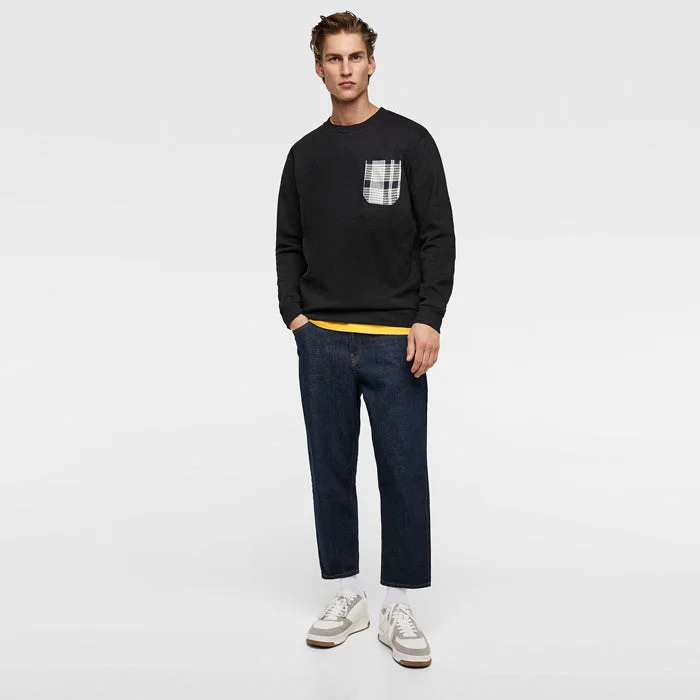 Year-End Sale ZR Man Black Sweatshirt With Matching Pocket