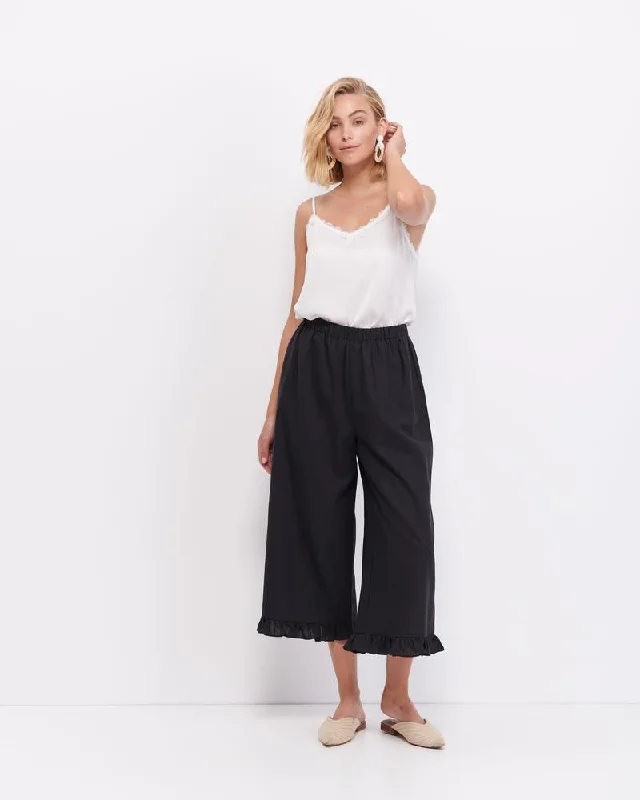 Make Your Weekend Count with Savings Imonni Clara Culottes Black